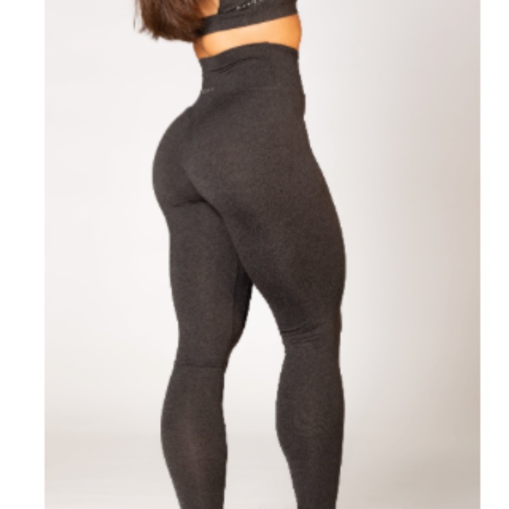 P’tula Bare Pro Legging – 26” / Carbon / Small